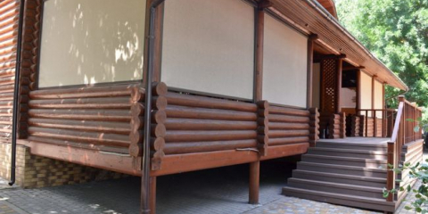 Altán připojený k domu: jak postavit na venkově svépomocí